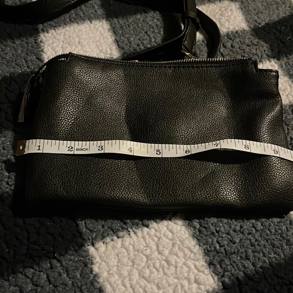 Used guess purse in good condition - Picture 5 of 6